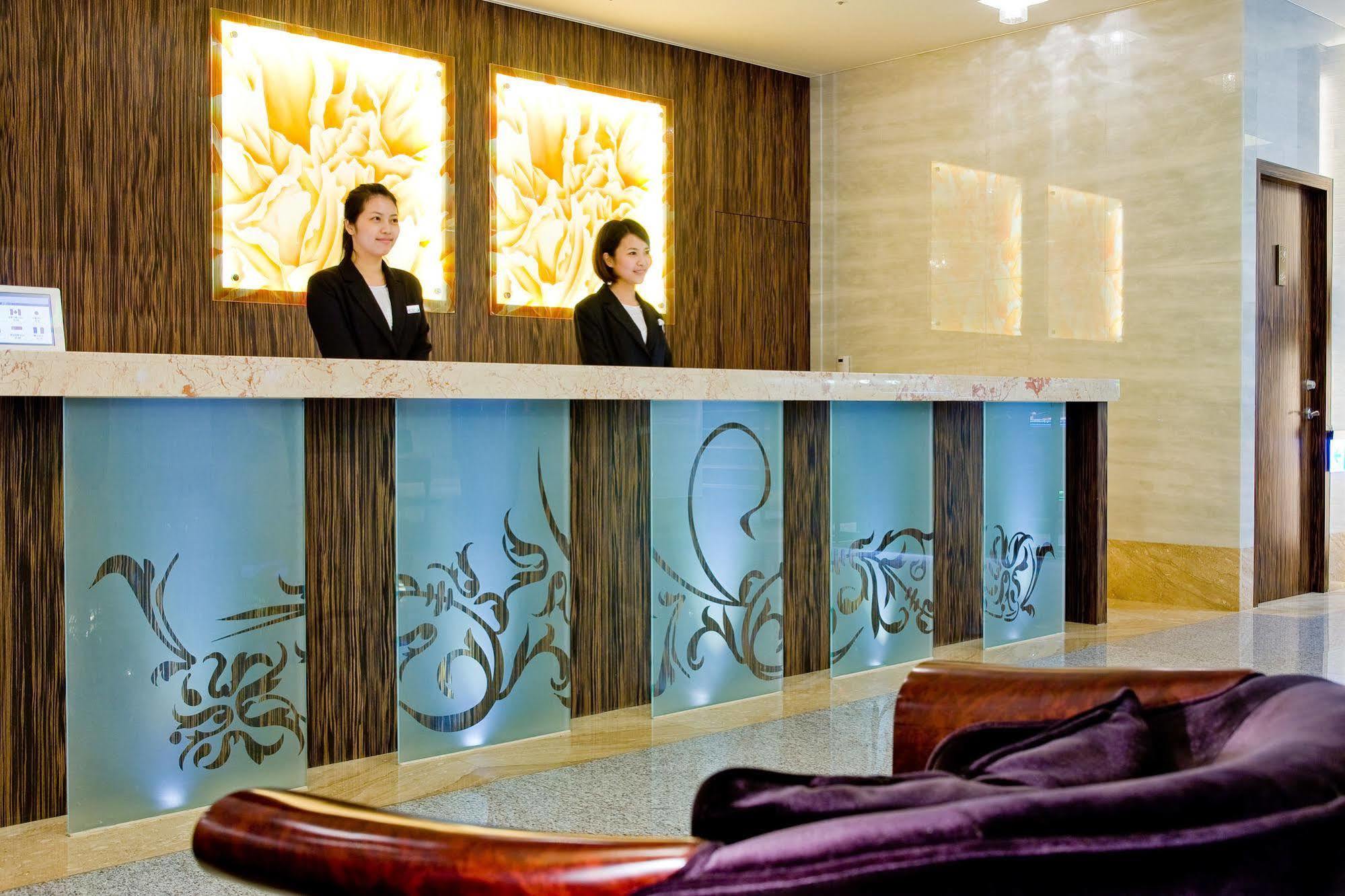 Taipei Garden Hotel - Ximending Exterior foto Reception desk at the hotel